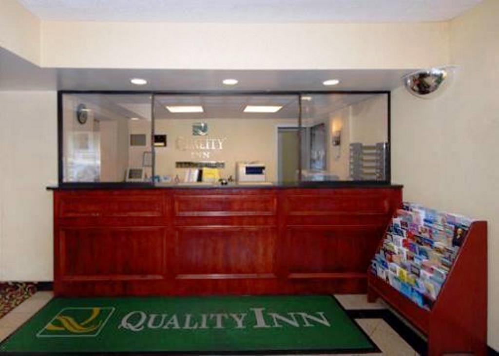 Quality Inn Takoma Park Eksteriør billede